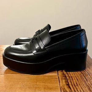Never worn Chanel platform loafers (Black)